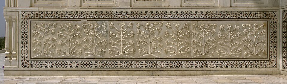 Flowers_in_marble,_Taj_Mahal,_Agra,_UP,_India
